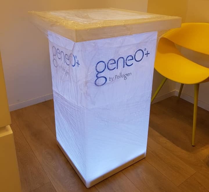 פודיום פרספקס מואר